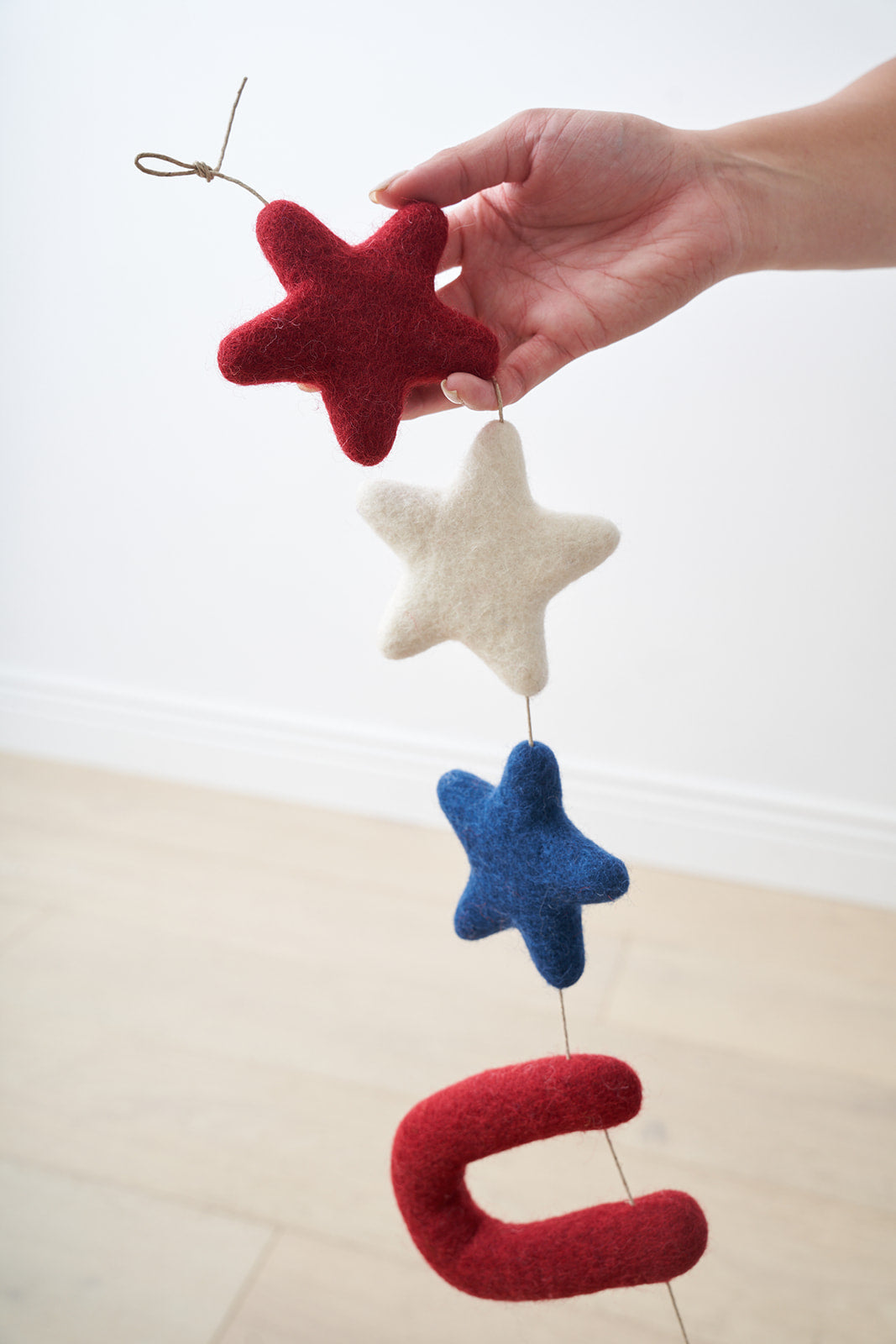 USA FELT GARLAND