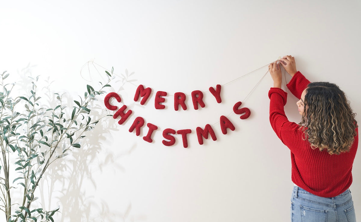 Merry Christmas Garland Red